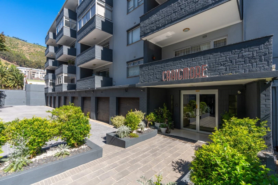 2 Bedroom Property for Sale in Sea Point Western Cape